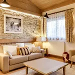 4 Pièces Aux Pistes Avec Parking Et Wifi - Fr-1-562-35 Appartement Courchevel